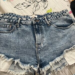 Frayed Hem Denim Jean Shorts - Light Blue